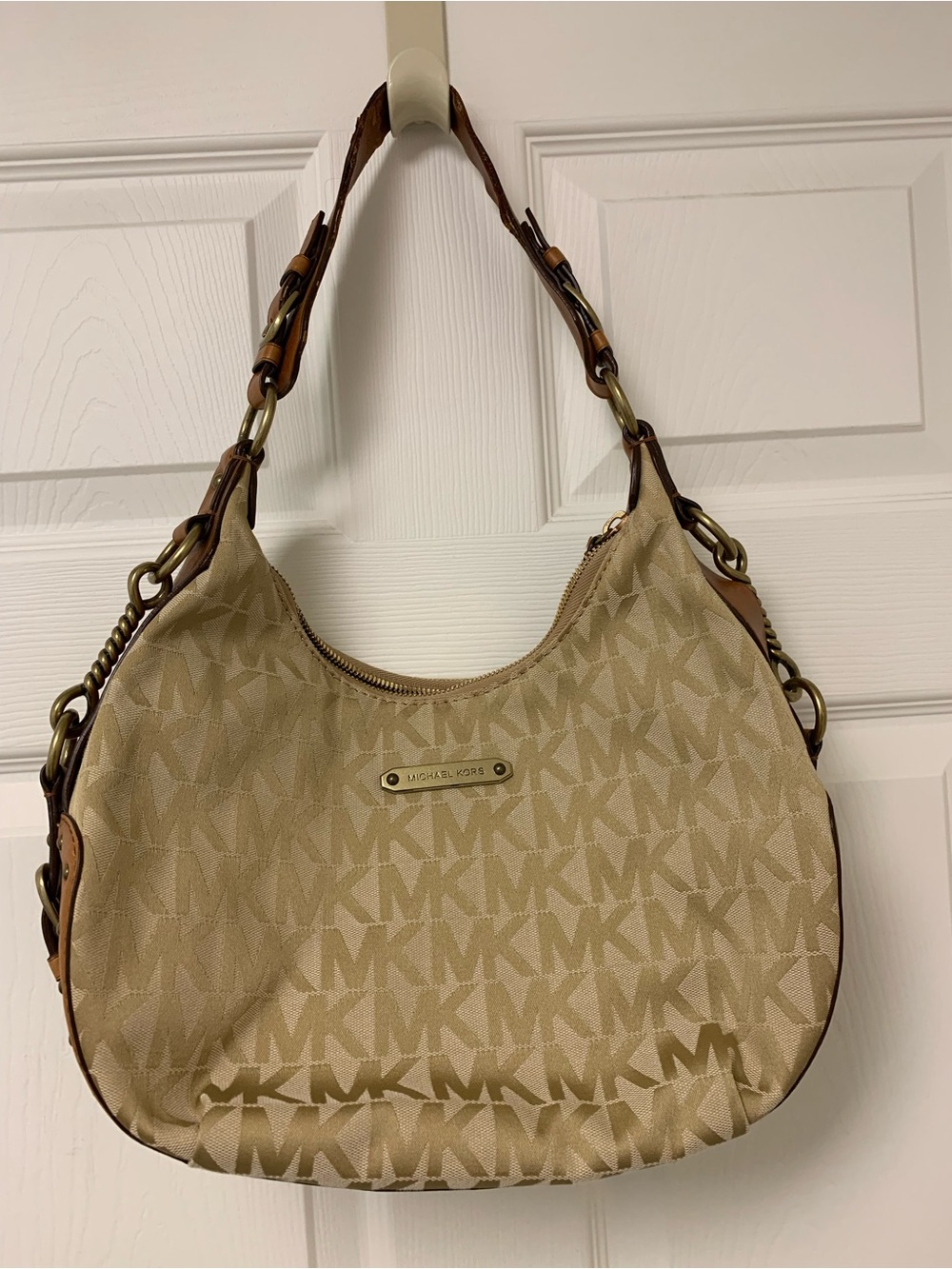 Michael Kors Tan & Beige Signature Canvas leather Hobo Bag - Picture 4 of 16